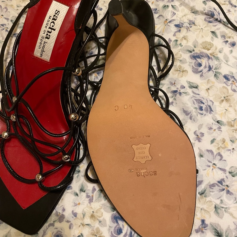 Shoes - Picture 4 of 6